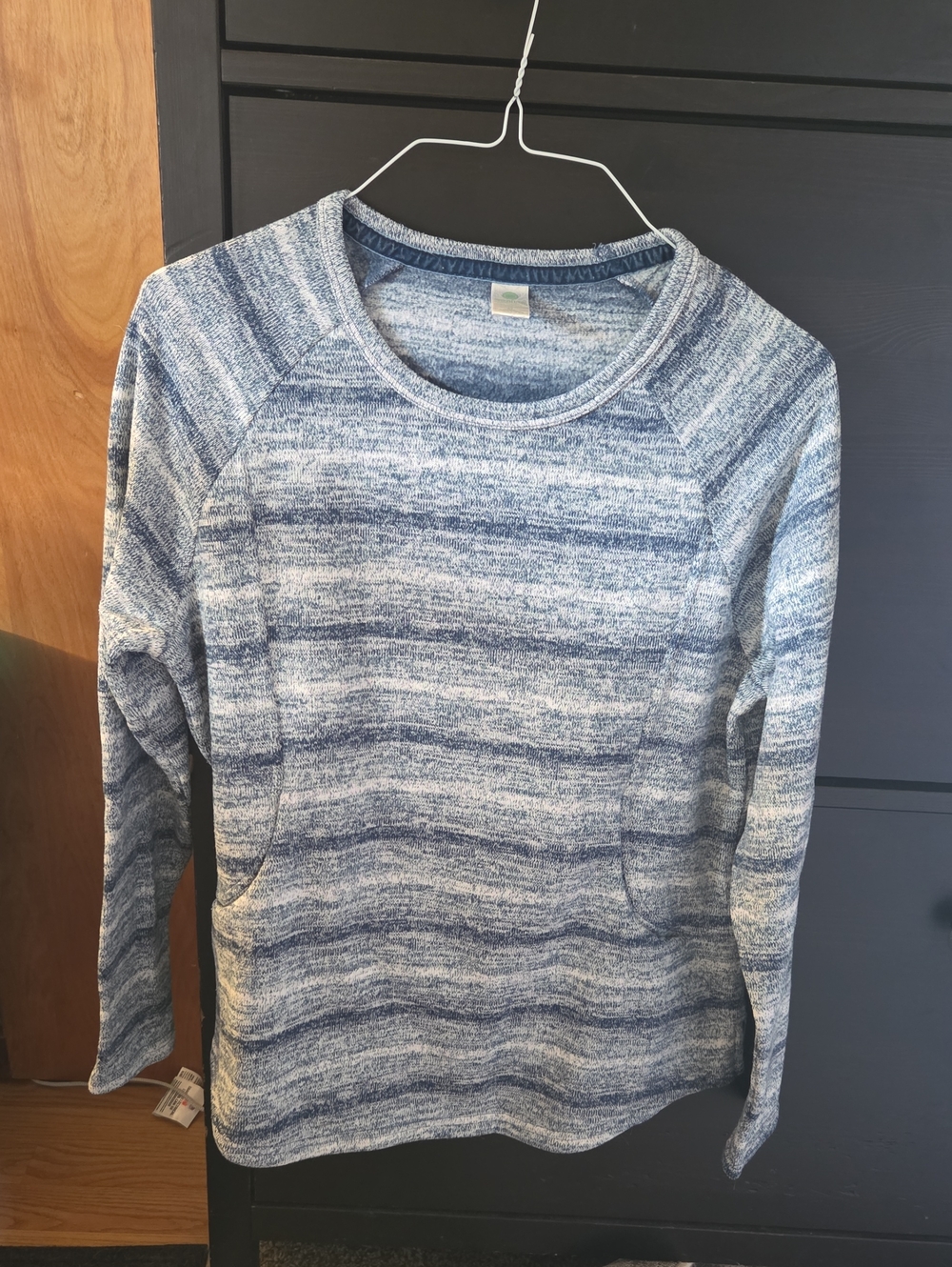 Aventura Fleece Pullover White And Blue Stripe Pattern Front Pocket Womens XL
